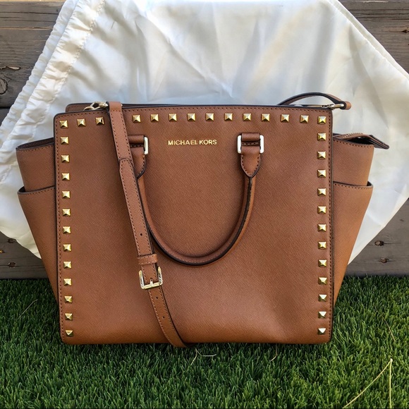 Michael Kors Handbags - Michael Kors Selma Stud Large Tan Tote